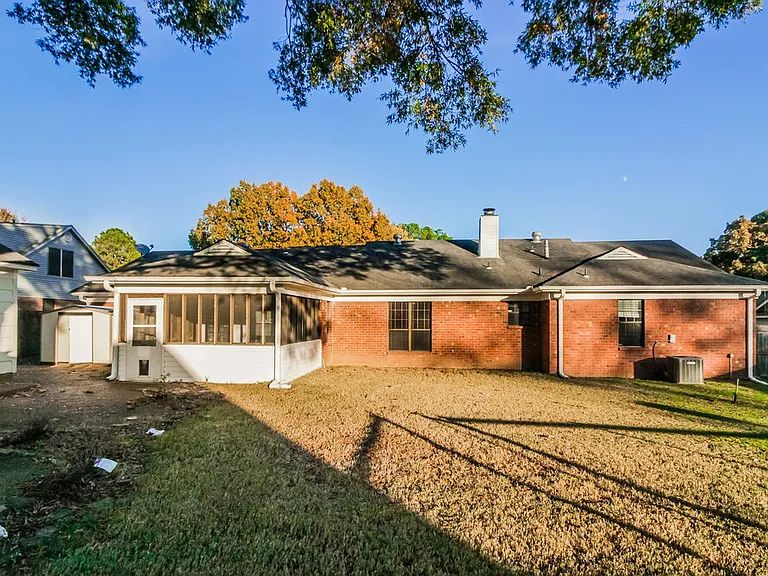 3467 Josee Ln — Photo 16