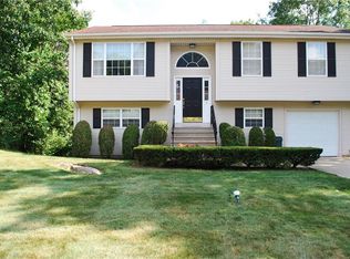 9 Skyview Dr, Lincoln, RI 02865