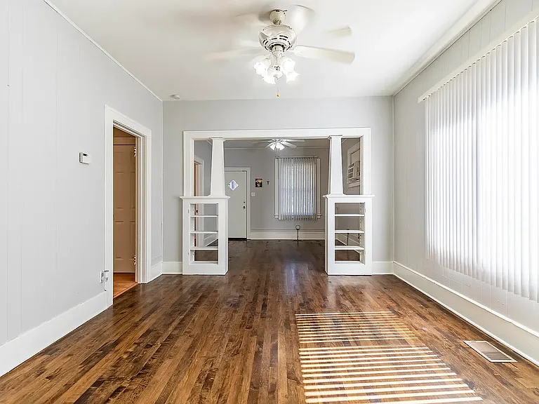 2510 White Oak Ave — Photo 6