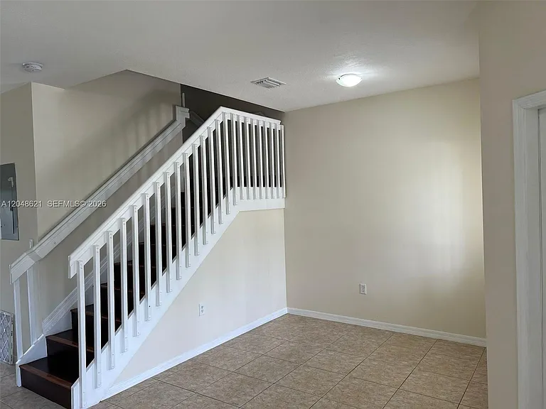 1581 SE 31st Ct #0 — Photo 6