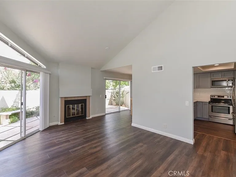 391 Stanford Ct #1 — Photo 6
