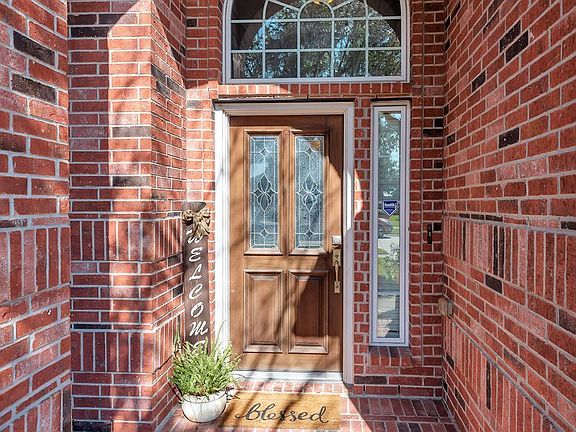4th image of 27934 Barberry Banks Ln