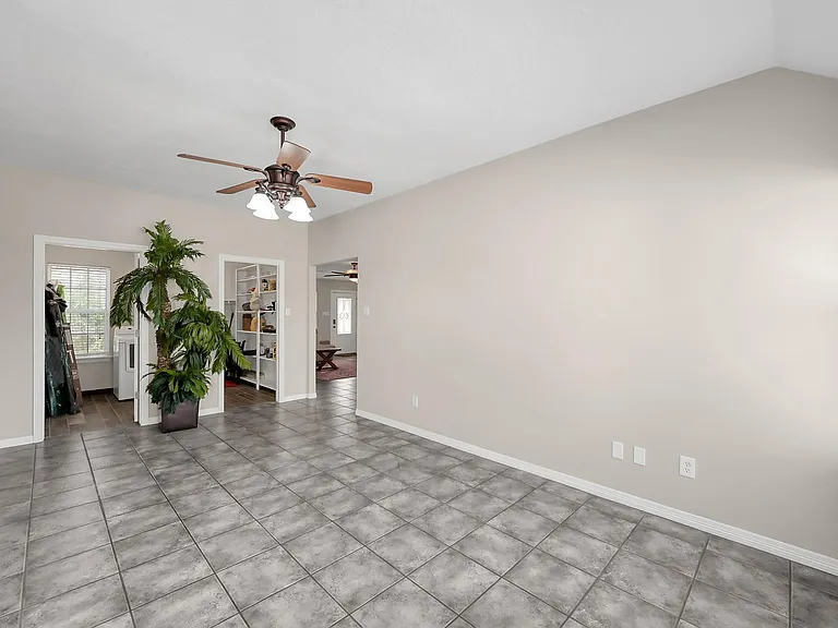 12102 Mustang Ave — Photo 8