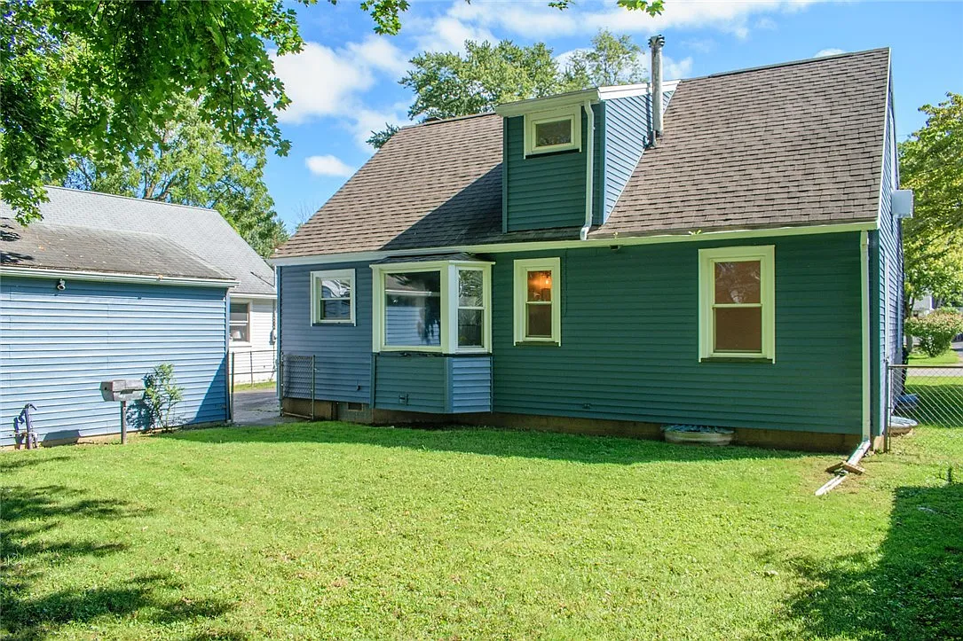 3 bed, 2.0 bath, 1361 sqft, $2,800 — Photo 3