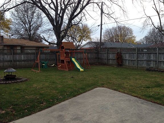 3rd image of 1343 Home Circle Dr