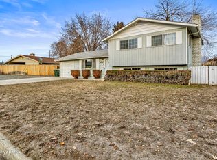 1203 S 29th Ave, Yakima, WA 98902