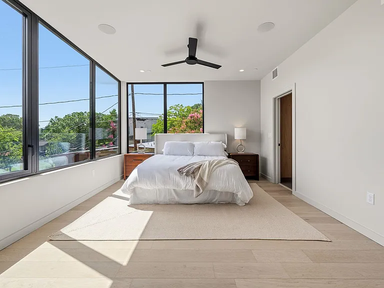 1403 Barton Hills Dr #3 — Photo 15