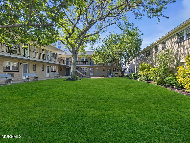 455 Ocean Blvd #21 — Photo 12