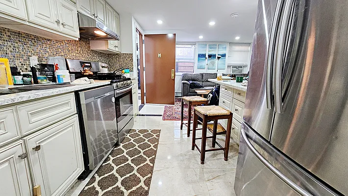 Rented by Compass | media 9