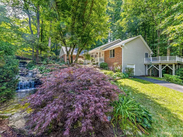 170 Sweetwater Hills Dr, Hendersonville, NC 28791