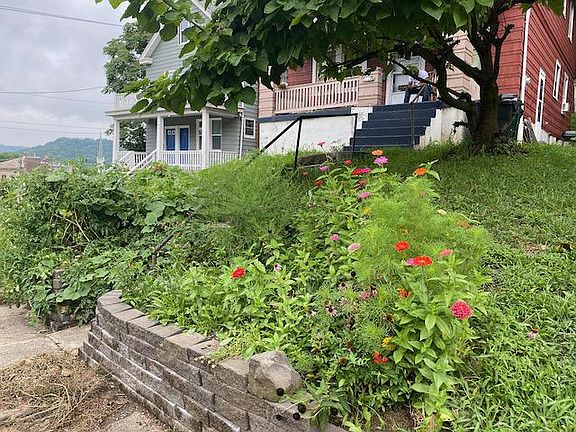 3rd image of 2833 Marshall Ave #1