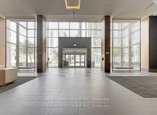 Solaris 2 at Metrogate — Photo 2