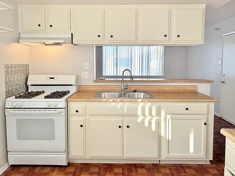 11438 Cedar Ave #0 — Photo 13