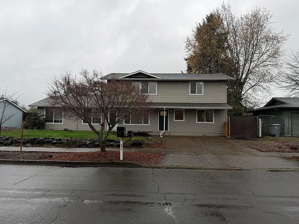 3650 NE Canterbury Cir #102