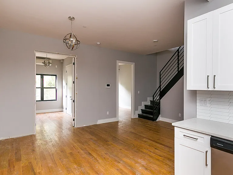 271 Martense St #4R — Photo 11