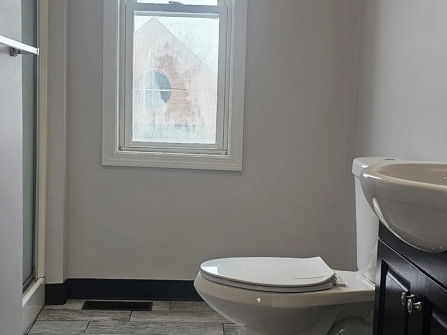 2 bed, 900 sqft, $1,600 — Photo 3