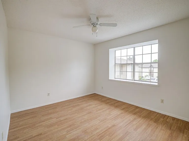 1717 E Lindsey St — Photo 23
