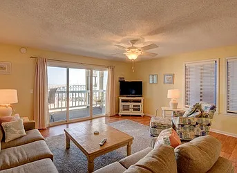 2 bed, 855 sqft, $2,100 — Photo 4