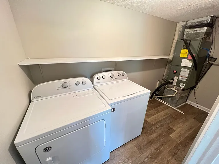 1410B Cherrycrest Dr #B — Photo 18