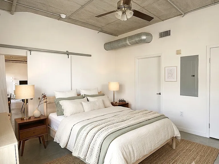 1001 Belleview St #202 — Photo 10