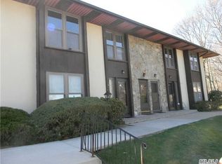 13 Ash Ct, Selden, NY 11784