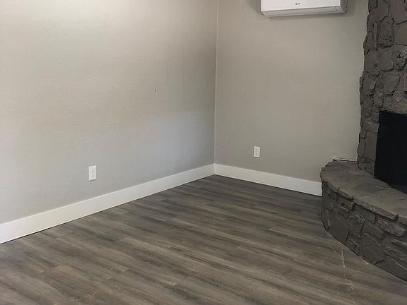 3rd image of 3521 Mahogany St #B