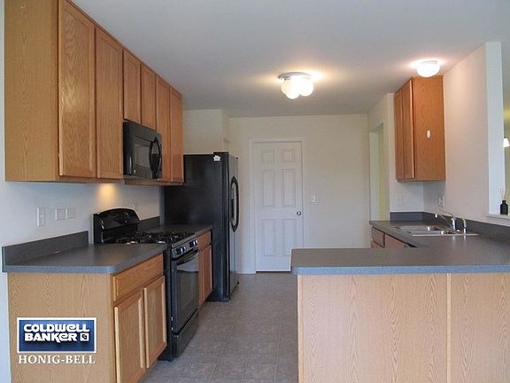 Fully applianced kitchen