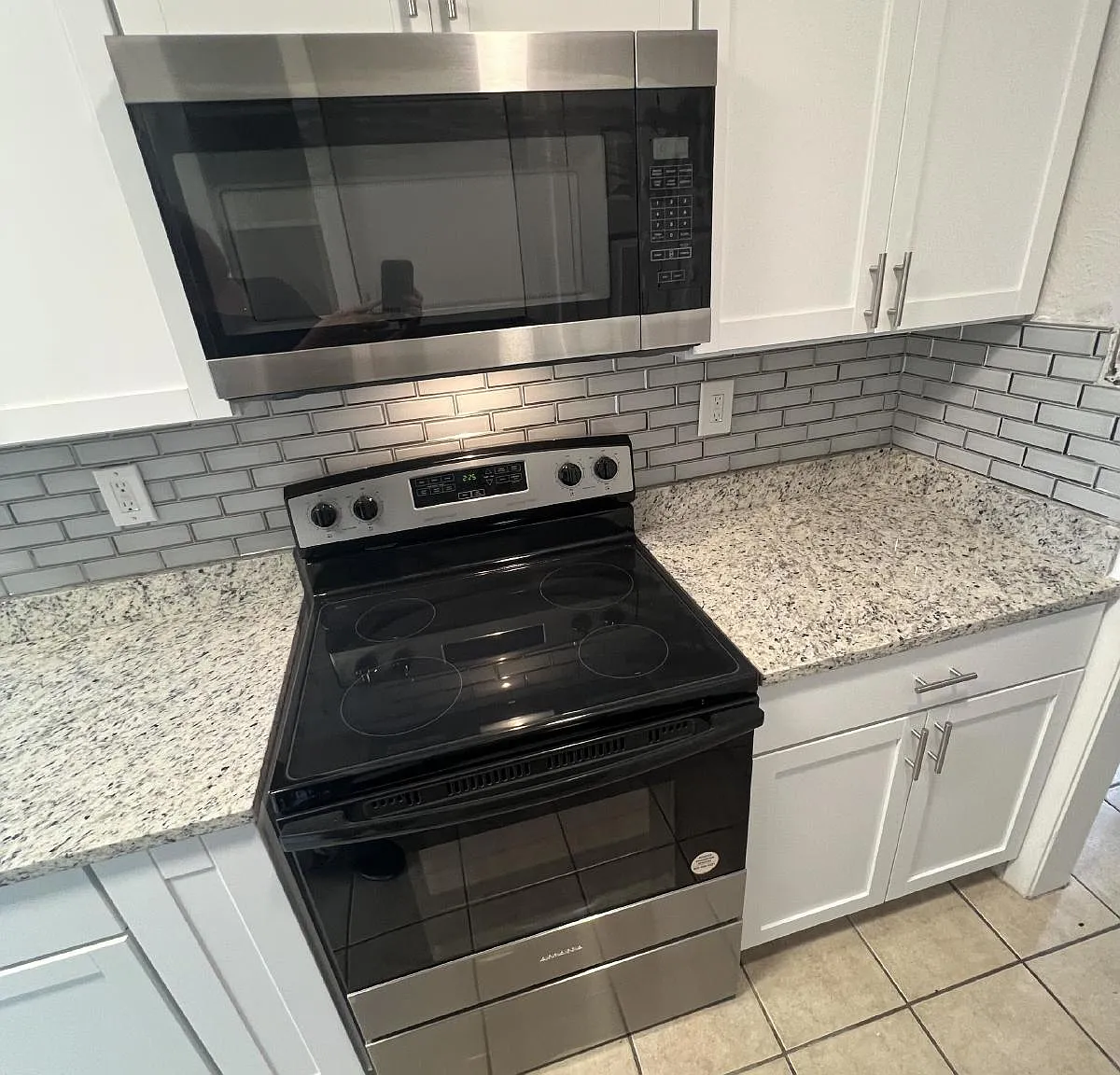 3 bed, 2.0 bath, 1629 sqft, $1,900 — Photo 3