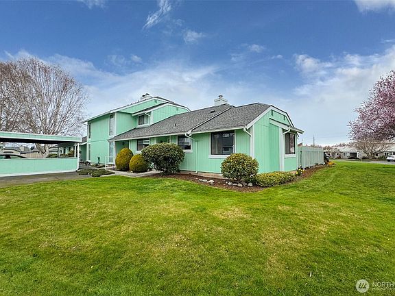 3rd image of 830 N Canterbury Court