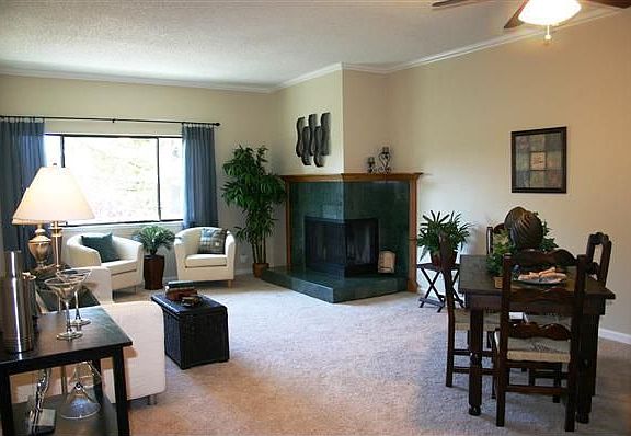 3rd image of 4685 Albany Cir APT 132