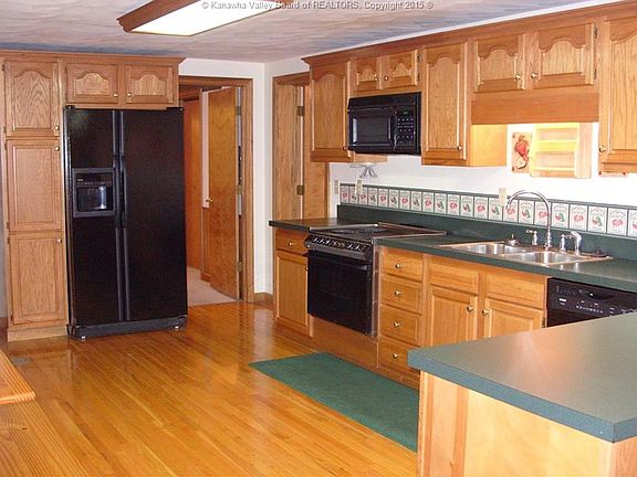 4th image of 113 Marina Park