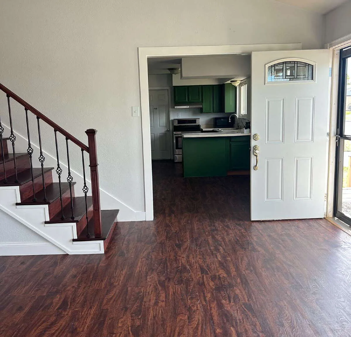 4 bed, 2.0 bath, 1512 sqft, $2,500 — Photo 2