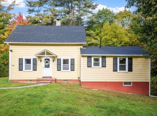 152 Old Lake Shore Rd, Gilford, NH 03249