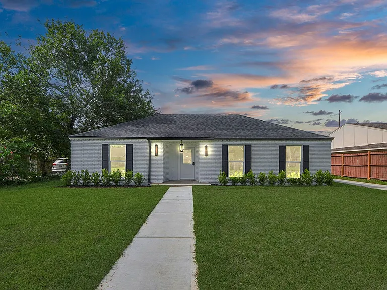 6249 Locke Ln — Photo 7