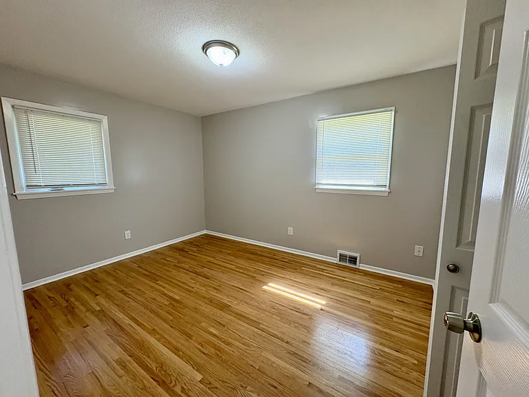 4264 Vera Cruz Ave N — Photo 18
