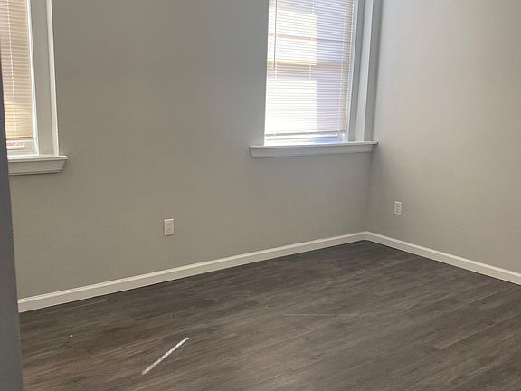 3rd image of 4900 Unruh Ave #9