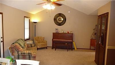 3rd image of 2907 Fairview Cir