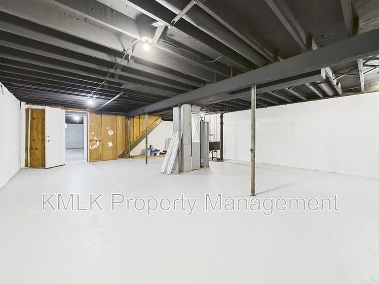 1624 Merrill Ave — Photo 19