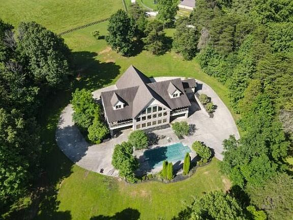 2nd image of 344 Oak Dr