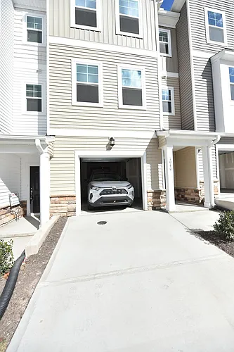 1040 Shoreside Dr Photo 1