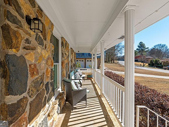 4th image of 1553 Sultan Ln