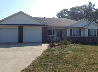 23585 Fairview Rd, Anamosa, IA 52205