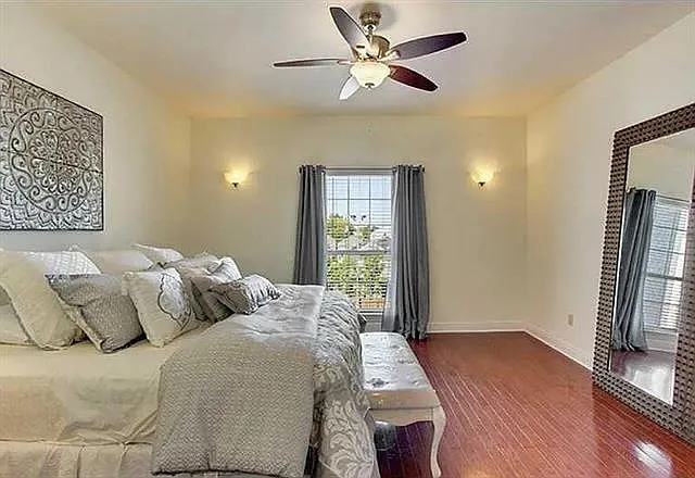 3201 Carondelet St #101 — Photo 6