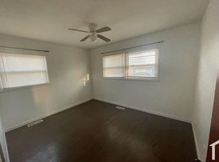 460 Shepley Dr, Saint Louis, MO 63137