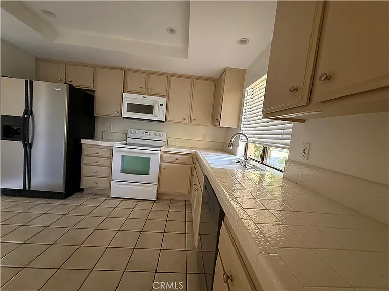 4850 N Winners Cir #A — Photo 4