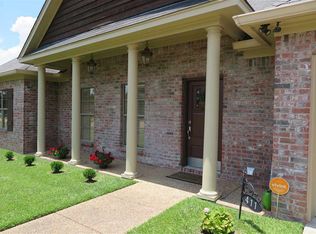 411 Kirkwood Dr, Clinton, MS 39056