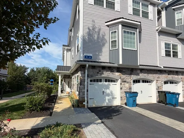 32 Emily Ct, Hazlet, NJ 07730