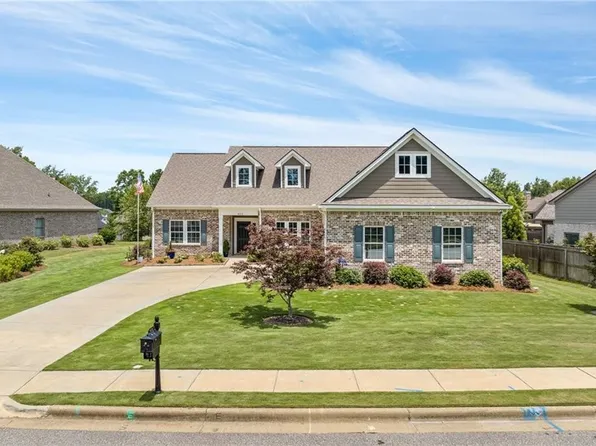 453 Monticello Dr, Auburn, AL 36832