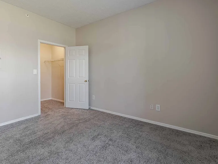 Highlands of Montour Run Apartment Homes — Photo 17