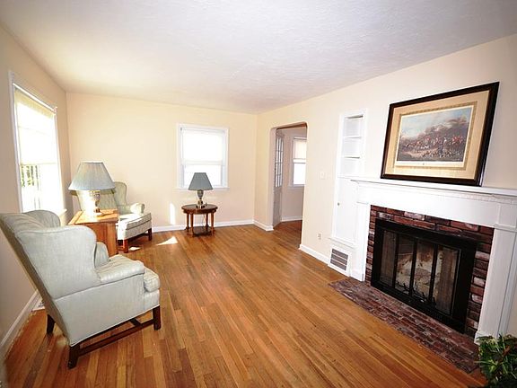 3rd image of 2229 Buena Vista Dr